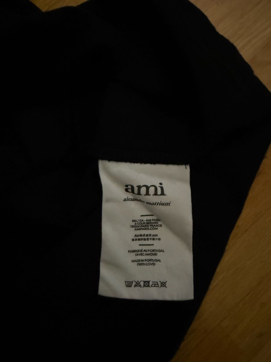 T-shirt: AMI PARIS T-SHIRT S – Nuovo (secondo la descrizione) da Allschwil venduto da M6e63 4