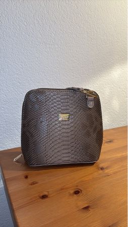 Elegante Handtasche in Reptiloptik, braun