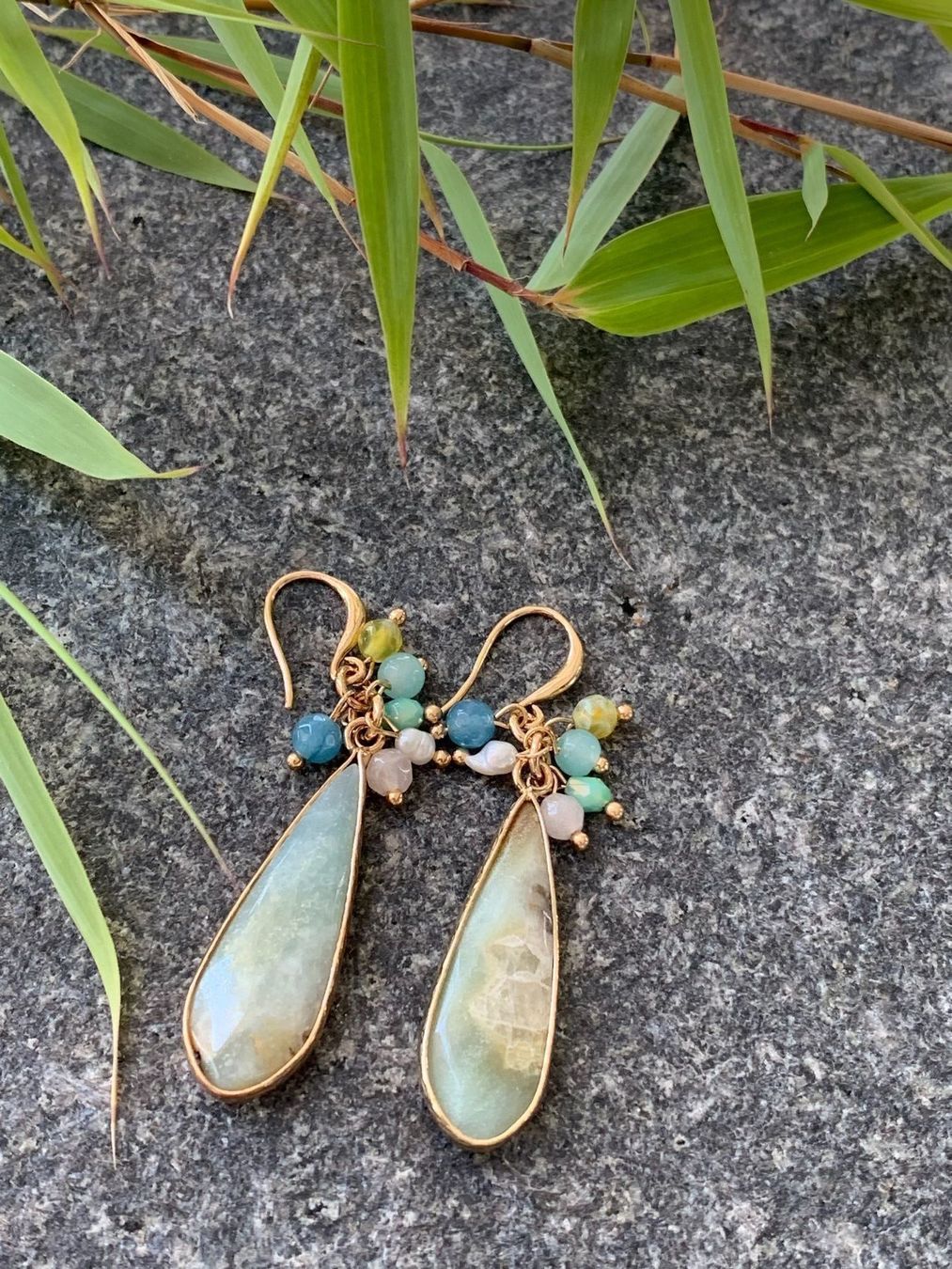 Ohrringe & -stecker: Vergoldete AMAZONIT Naturstein Ohrhänger – Neu und originalverpackt aus Rombach von Ivreajewels 1