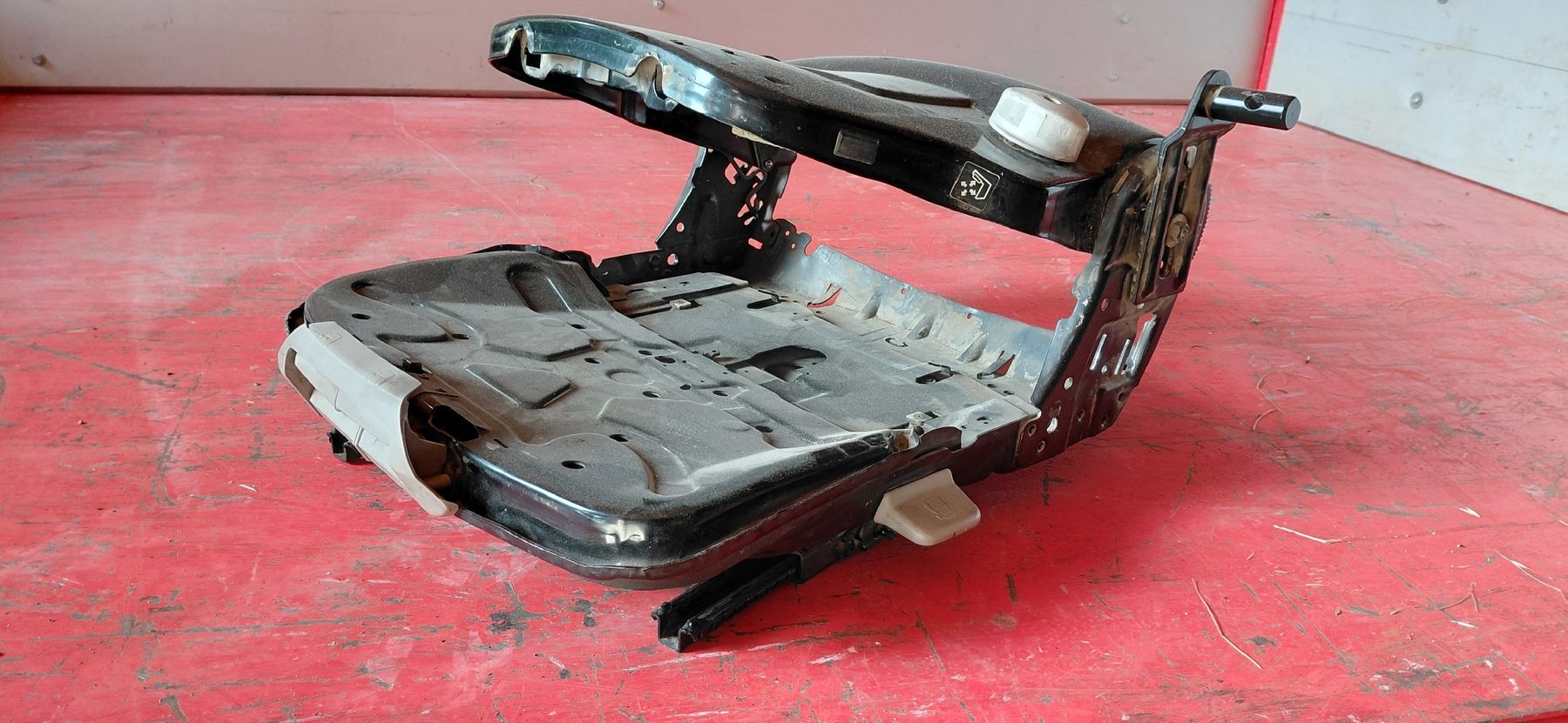 Tracteurs: Grammer Traktorsitz Drehplatte – D'occasion à Horboden par Same_laser130