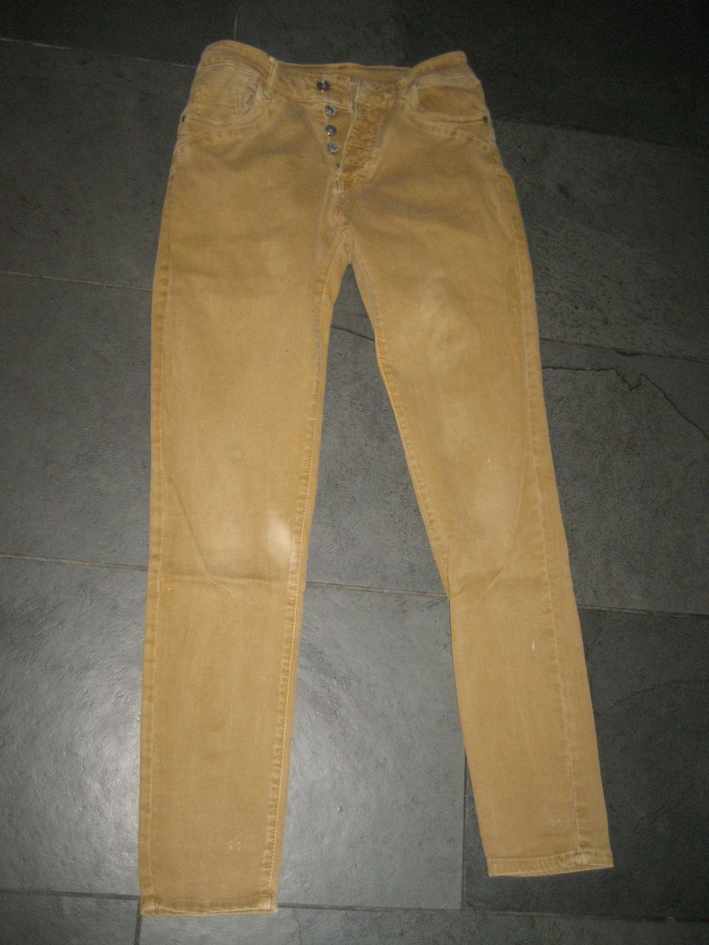 Jeans: Jeans mit Knopfverschluss – Usato da Unterengstringen venduto da Olifant4