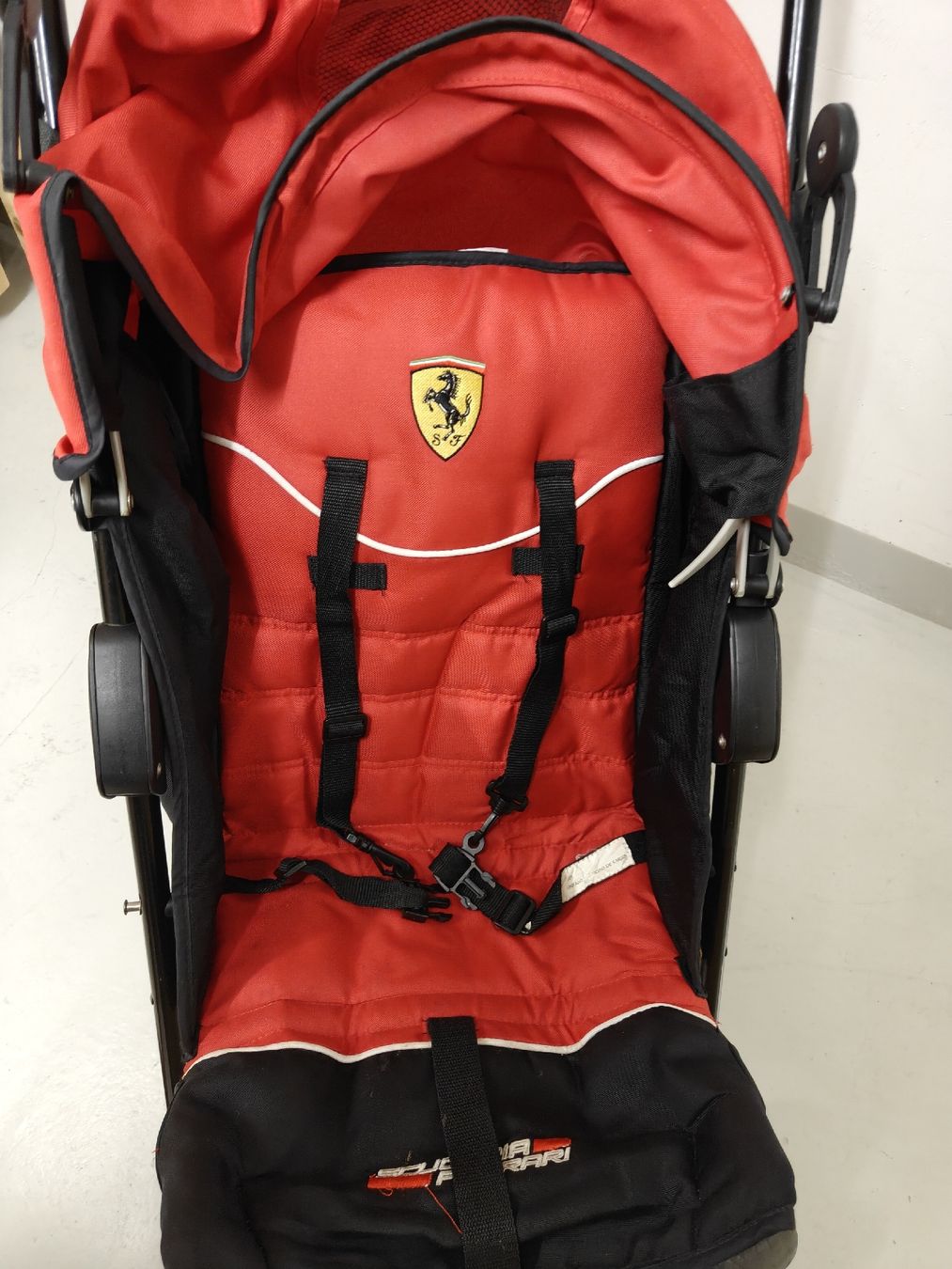 Kinderwagen: Ferrari Stroller Red Black Used – Gebraucht aus Wetzikon ZH von was_jtf5 4