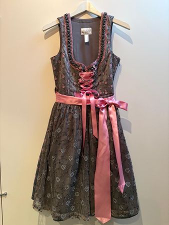 MarJo Dirndl grau mit Blumen Grösse 36 neuwertig