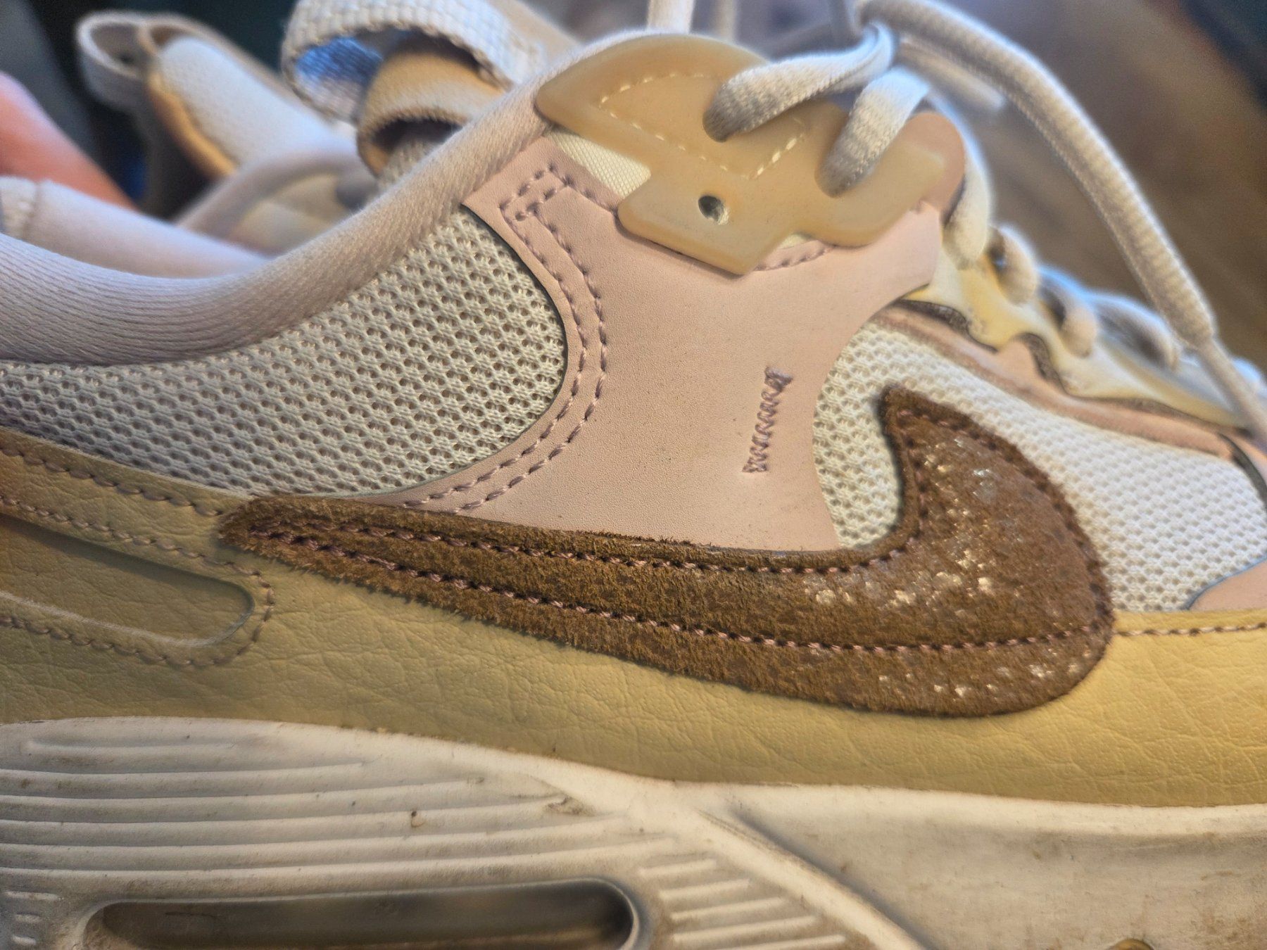 Nike Chaussures hommes: Air Max 41/42 beige – D'occasion à Zuerich par Liliy 2