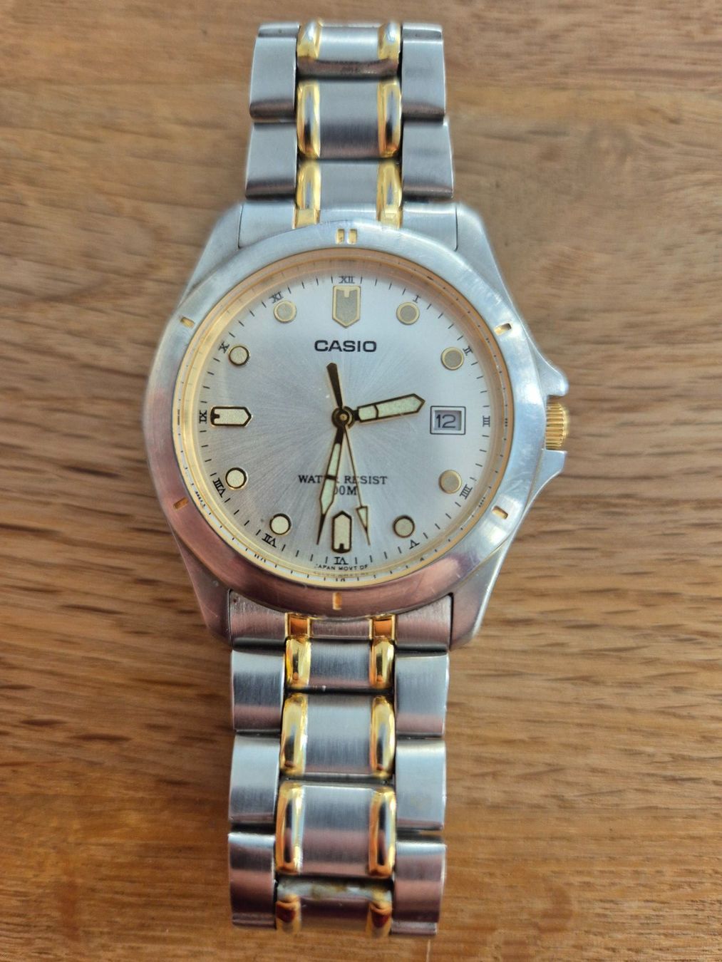 Casio Orologi: Casio Armbanduhr, silbern und gold – Usato da St. Erhard venduto da Saskia0 3