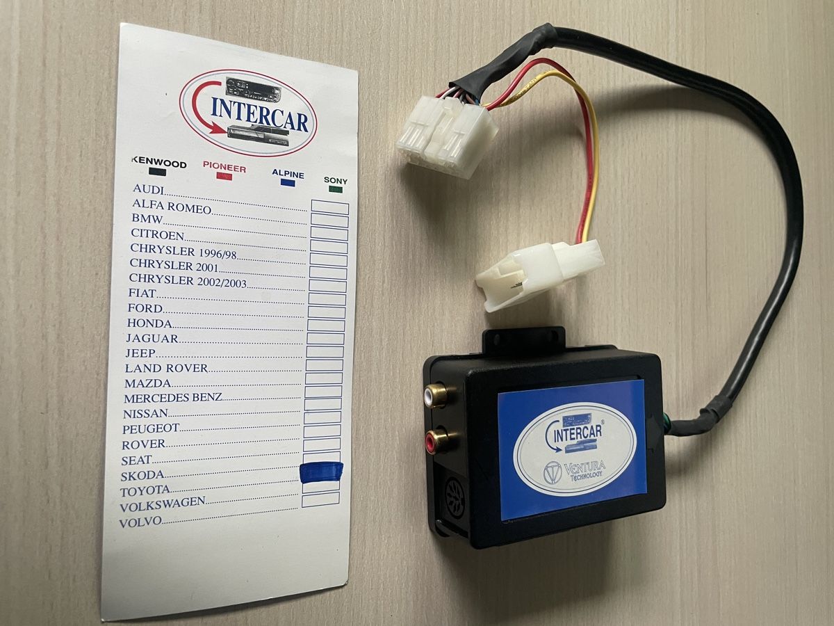 Alpine Radio: Intercar Connecteur Interface Toyota - chargeur CD Alpine – Nuovo e nell'imballaggio originale da Denges venduto da Ricautomotive