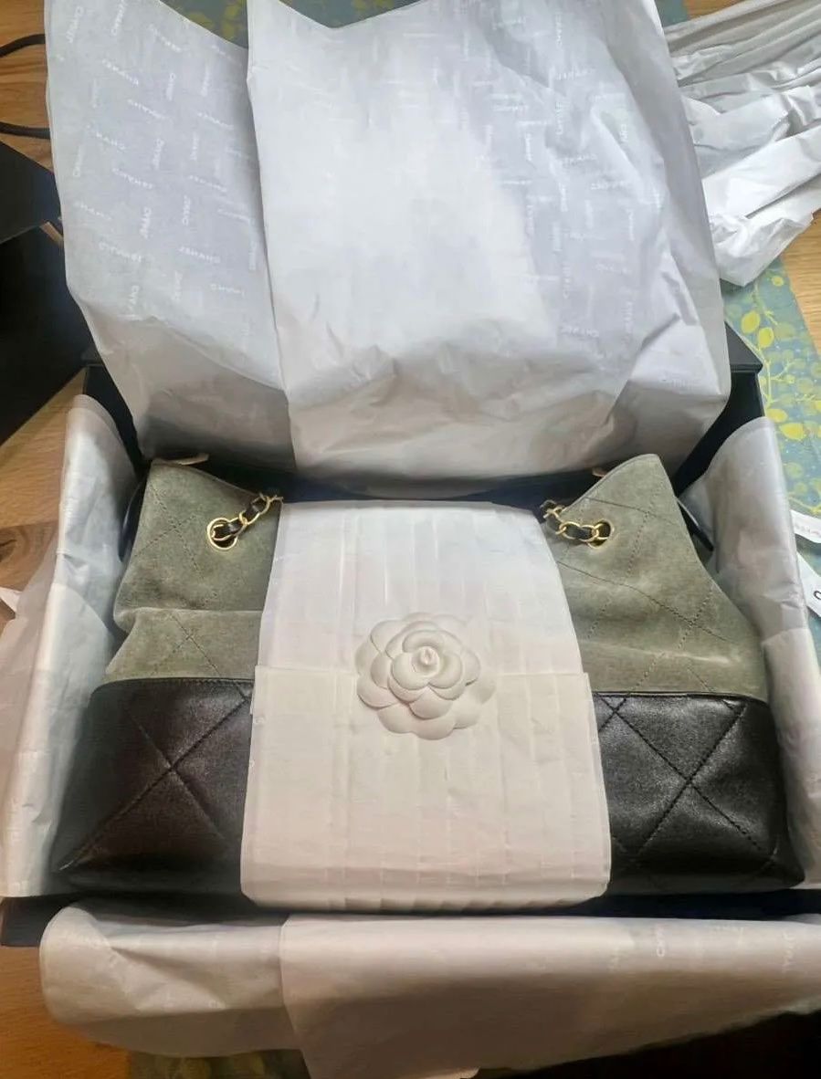 Chanel Sacs femmes: Chanel Two Tone Shopper, grün – Neuf (Voir description) à Triesen par atos87 1