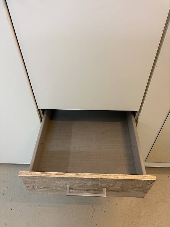 Armoires: Grosser Kleiderschrank – D'occasion à Hägglingen par Santisale 3