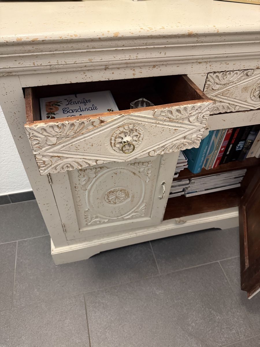 Kare Cassettiere: Vintage Sideboard/Buffet von Kare Design, Shabby Chic – Nuovo (secondo la descrizione) da Büttikon AG venduto da jen_g5s9 3