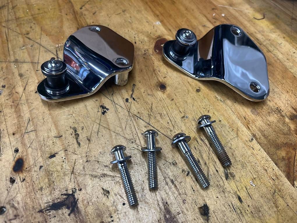 Tutti i ricambio per moto: Original Harley Davidson 2-Punkt-Montagekit chrom – Usato da Schwarzenberg LU venduto da StevFrei91
