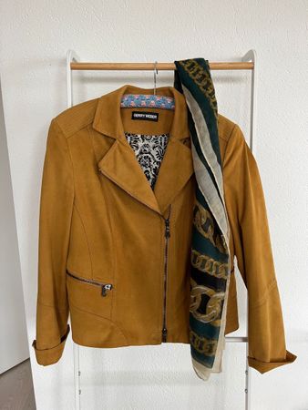 Gerry Weber Wildlederjacke Gr. 40 mit passendem Foulard