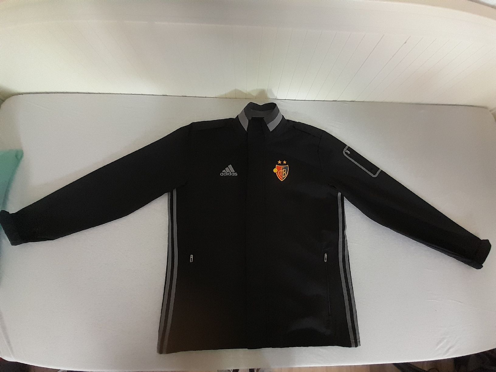 Adidas Jacken: Adidas-Trainingswindjacke des FC Basel – Gebraucht aus Basel von Basel_20 1