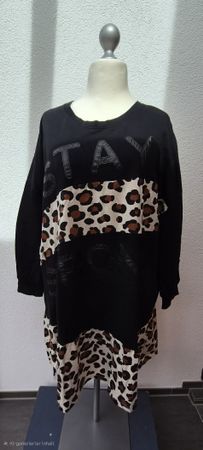 Damen Pullover lang schwarz mit Leo-Muster 