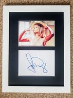 Faye Dunaway - Autogramm gerahmt