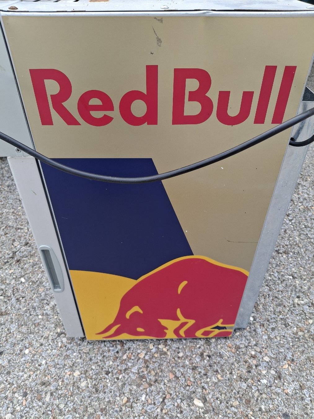 Réfrigérateurs: Frigo originale Red bull  – Défectueux à Giubiasco par Will250_512 2