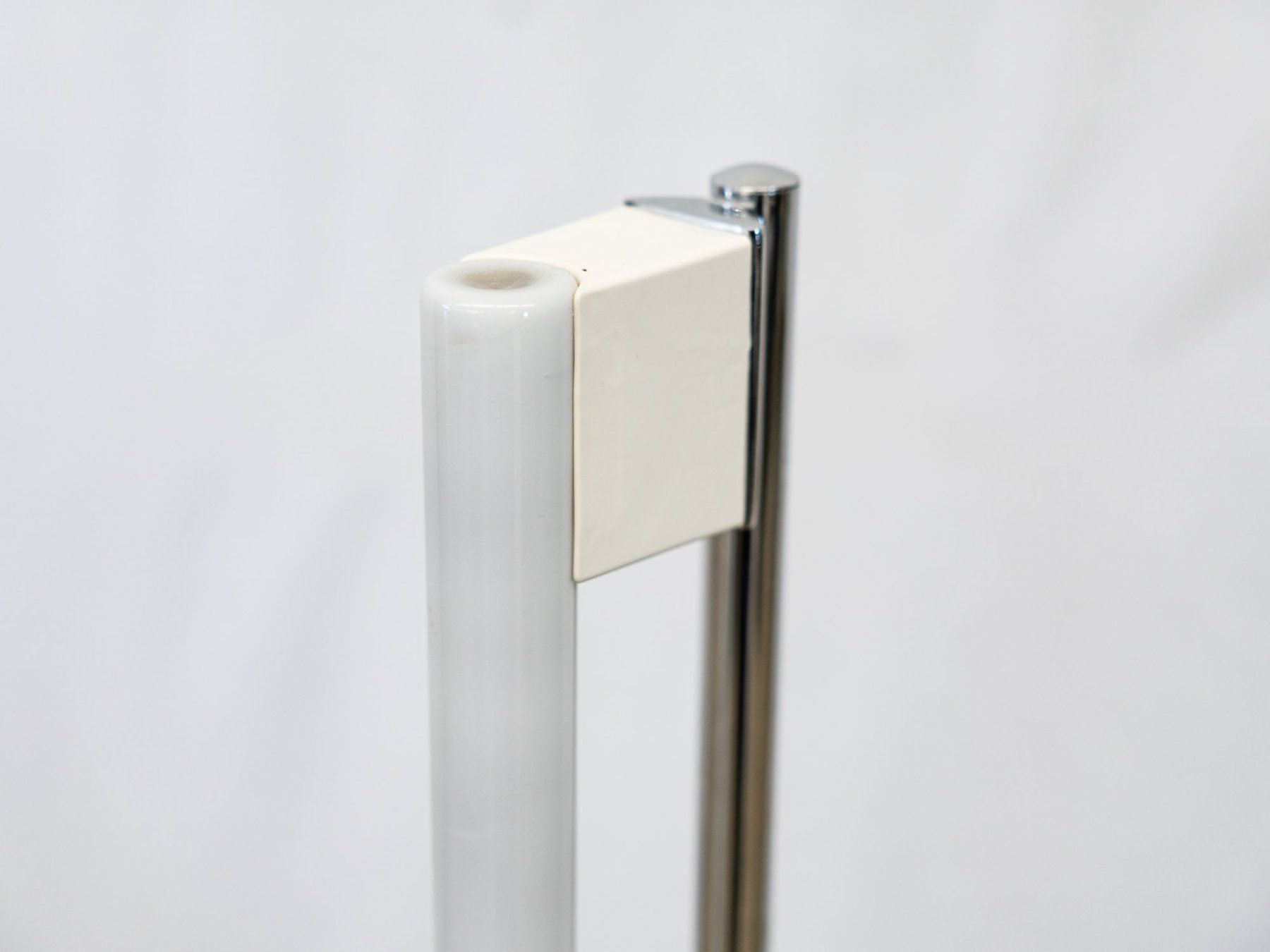 Lampade: Eileen Gray Tube Light - Stehlampe, 1927 - Ref. 06/08 – Usato da Au ZH venduto da BrockiAu 4