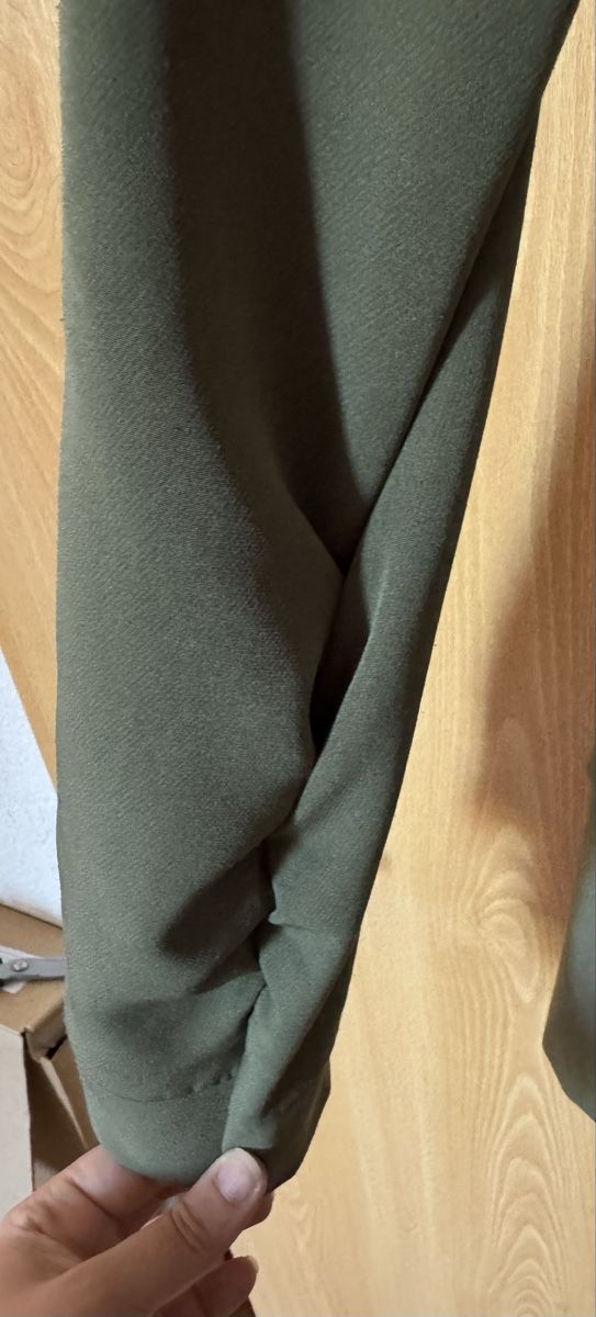 Jacken: Damen Blazer Olivgrün  – Gebraucht aus Ins von maximal_30CHF 3