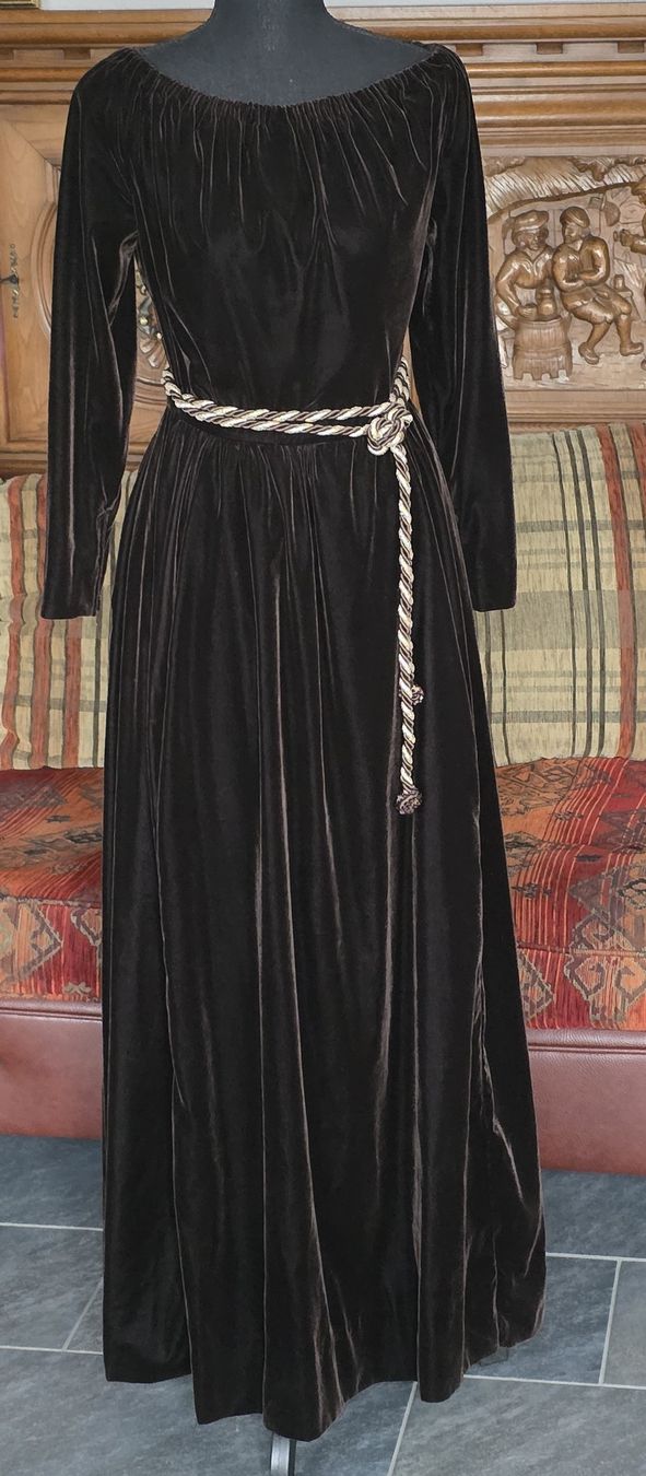 Robes: Wunderschöne Samtkleid, Gr. 36, mit Ziergürtel - Festlich! – Neuf (Voir description) à Rheinsulz par Gilea