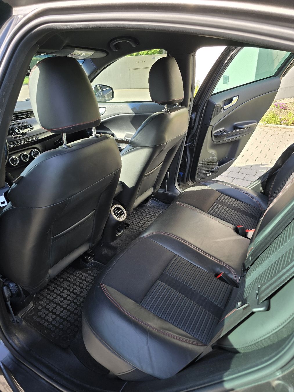 Alfa Romeo Automobili: Alfa Romeo Giulietta 1.4TB – Usato da Frauenfeld venduto da docassul 4