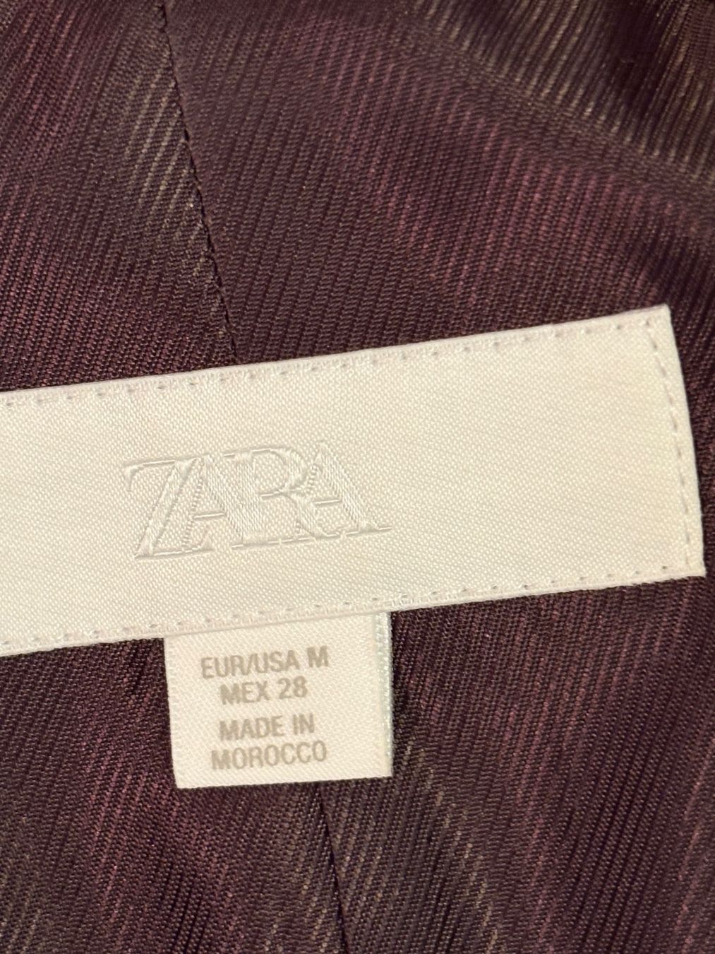 Zara Completi & Tailleur: Samt-Anzug mit Federn, Grösse M Neuwertig! – Usato da Gutenswil venduto da mse_hbj5 3