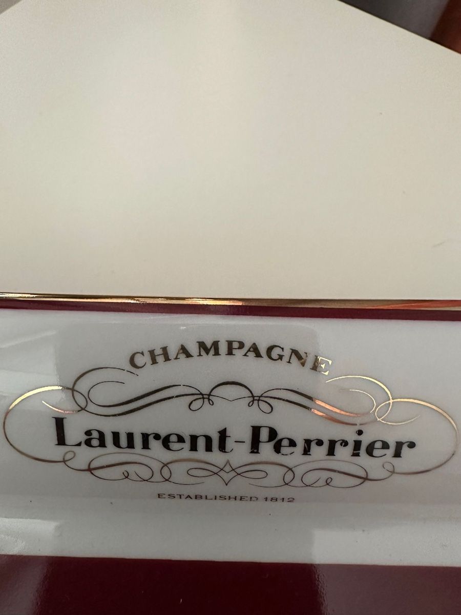 Portacenere: Champagner Laurent-Perrier Aschenbecher – Usato da Binningen venduto da Yuliya15 2