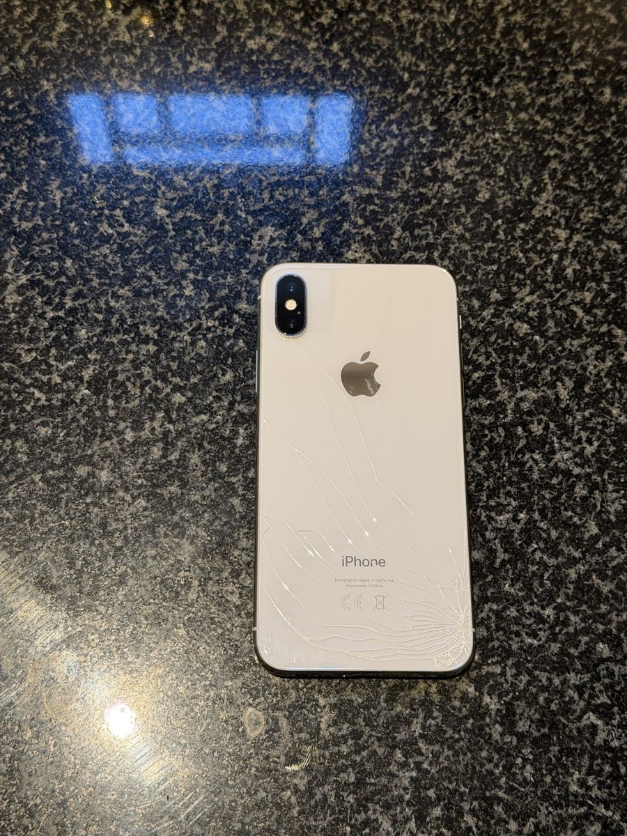 Apple Telefoni cellulari / Smartphones: iPhone X 64gb écran à remplacer – Usato da Lausanne venduto da Planet_Faisceaux 4
