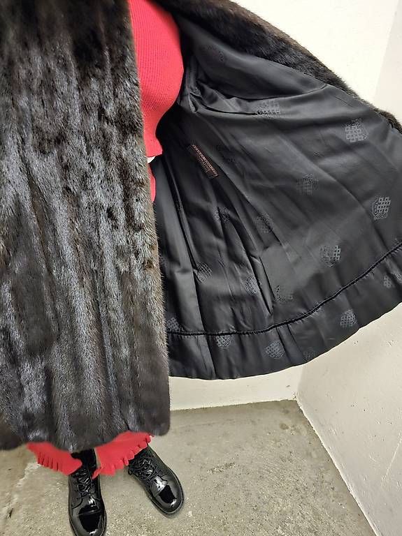 Manteaux: Manteau en fourrure – D'occasion à Crissier par NimonG 1