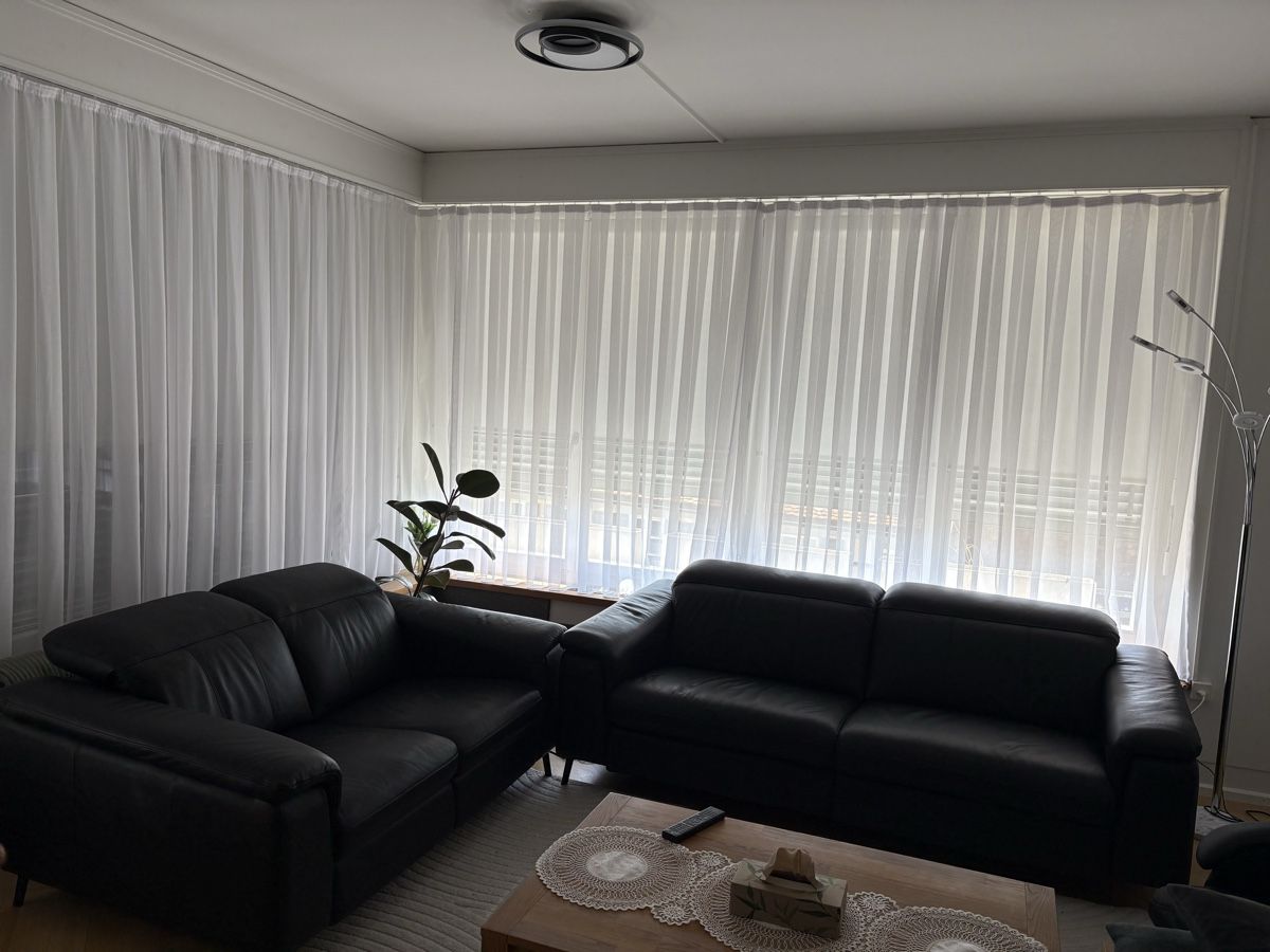Sofas: Schwarze Ledercouchgarnitur, 2er+3er – Gebraucht aus Langenthal von Mice05 3