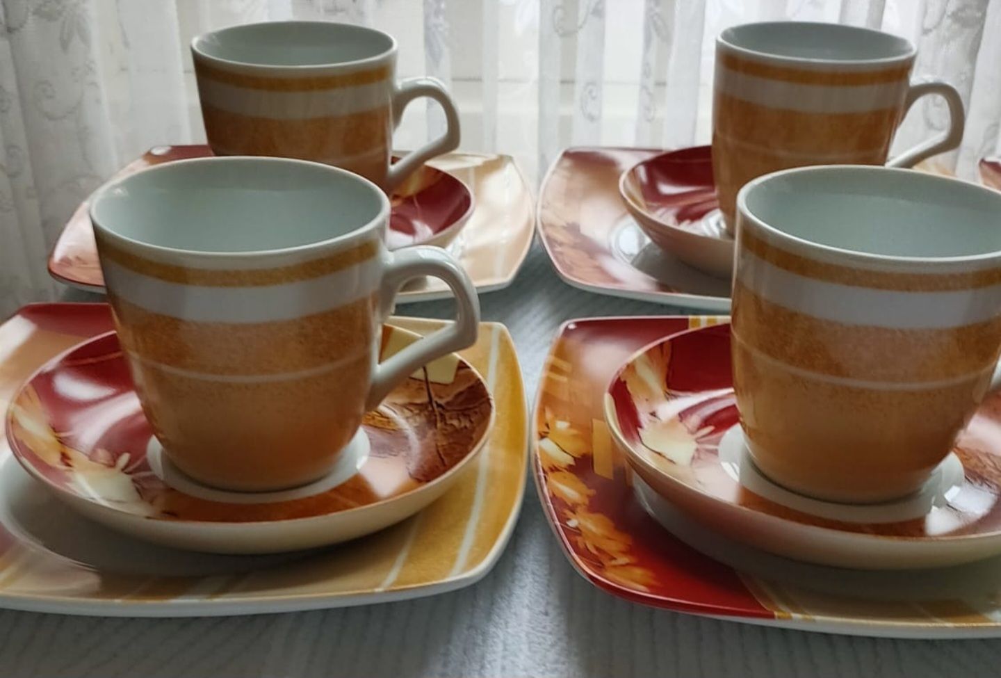 Set di piatti: 18 Teil. Frühstück Set – Usato da Luzern venduto da Luzern_Energy 1