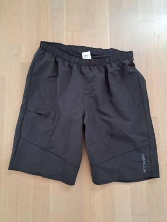 Short vélo avec rembourage des fesses