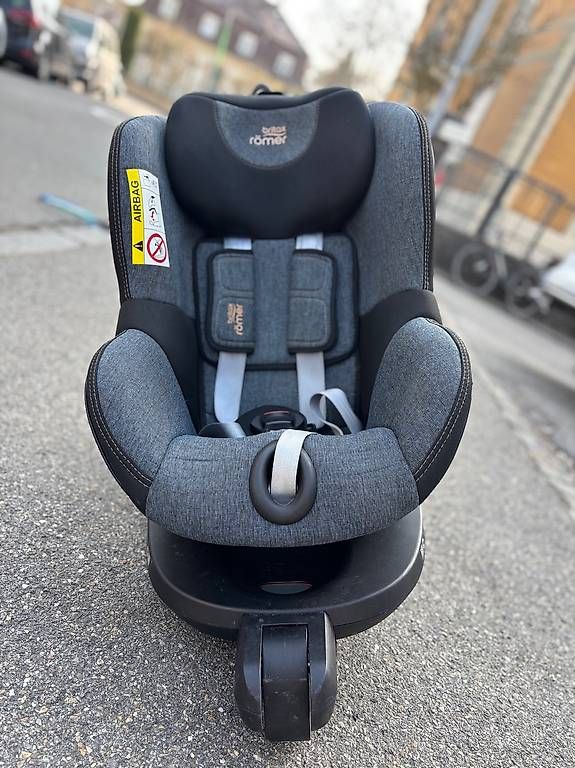 Seggiolini per auto: Britax Römer Dualfix 2R – Usato da Bern venduto da melbejo