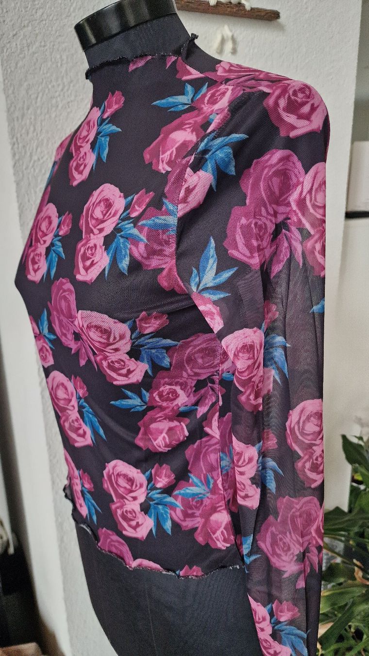 Top: Chiffon-Shirt mit Rosen NEU – Nuovo e nell'imballaggio originale da Wil  AG venduto da Kfloh 2