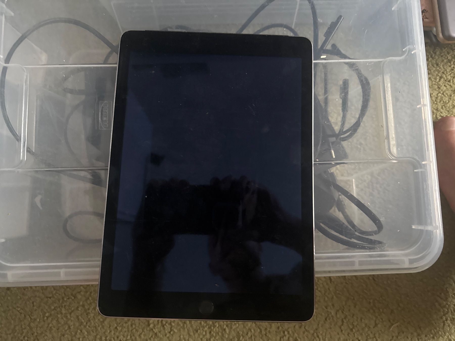 Apple Tablettes PC: Ipad Air 2 -A1567- ohne icloude – Défectueux à Olten par HoYa01 1