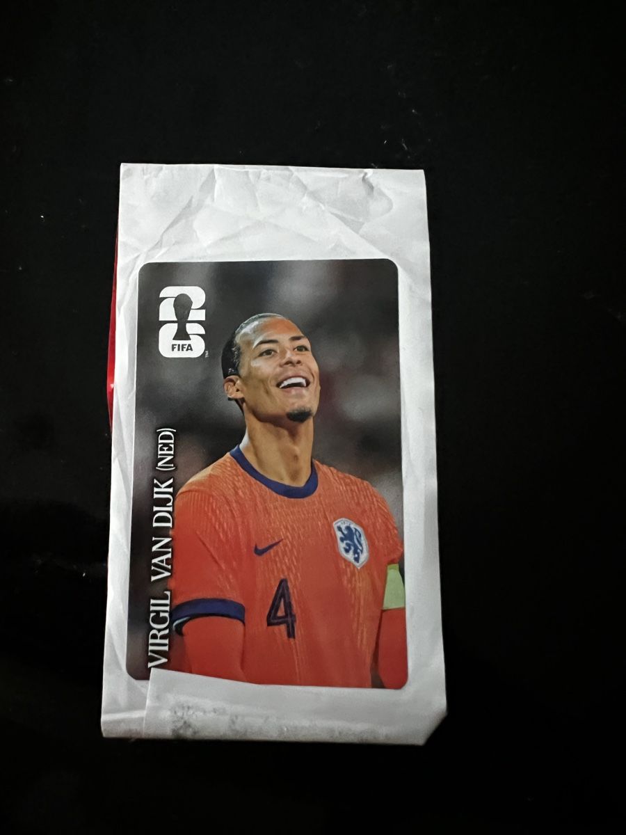 Panini Cartes à collectionner: Cola Panini Virgil Van DIJK  – Neuf avec emballage d'origine à Glattpark(Opfikon) par Benson_Athletics