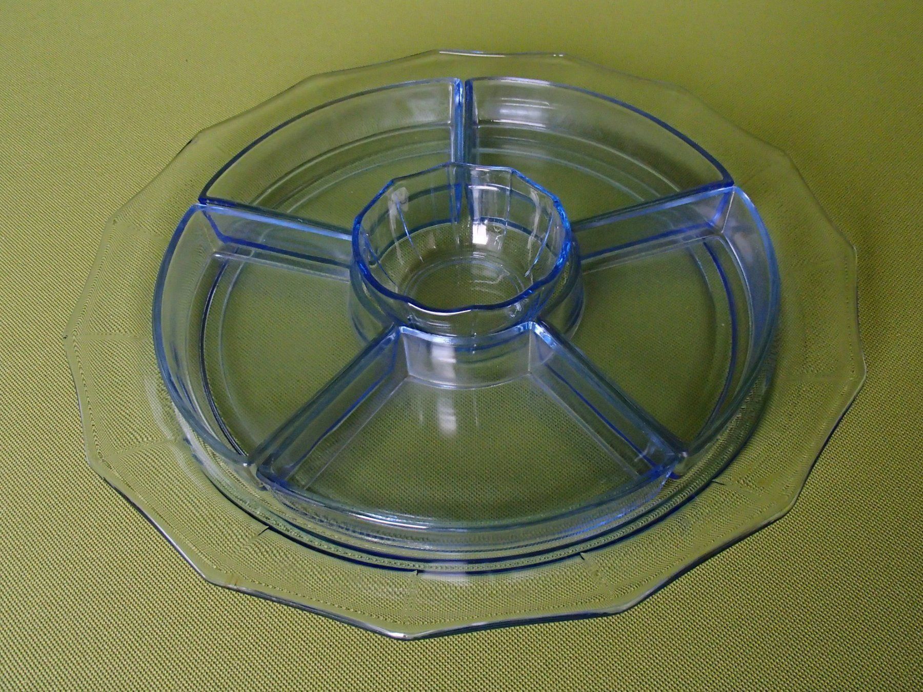 Piatti di portata: 6 teilige hellblaue Art Deco Glas Aperoplatte – Usato da Schöfflisdorf venduto da pullux 1
