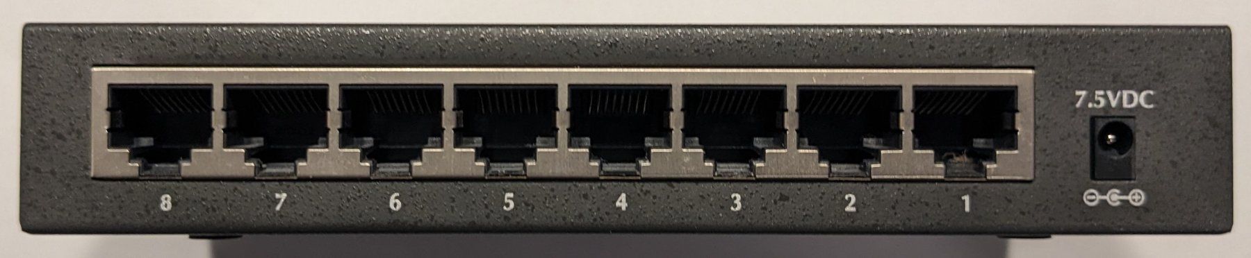 Hub & Switch: Planet FSD-803 8-Port 10/100Mbps Fast Ethernet Switch – Usato da Adliswil venduto da hippophile 2