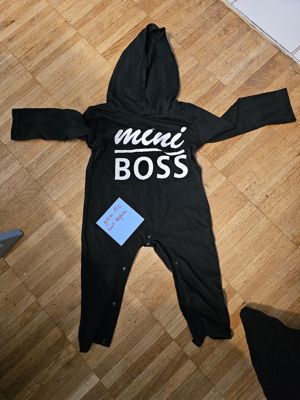 Pagliaccetti: Mini Boss Baby Overall mit Kapuze – Usato da Brüttisellen venduto da Miralaurea