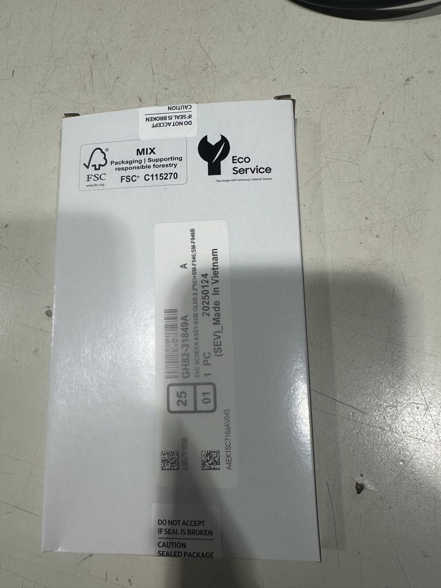 Samsung Telefoni cellulari / Smartphones: Original Samsung Galaxy Z Fold 5 Aussendisplay – Nuovo e nell'imballaggio originale da Bern venduto da Picatcho 4