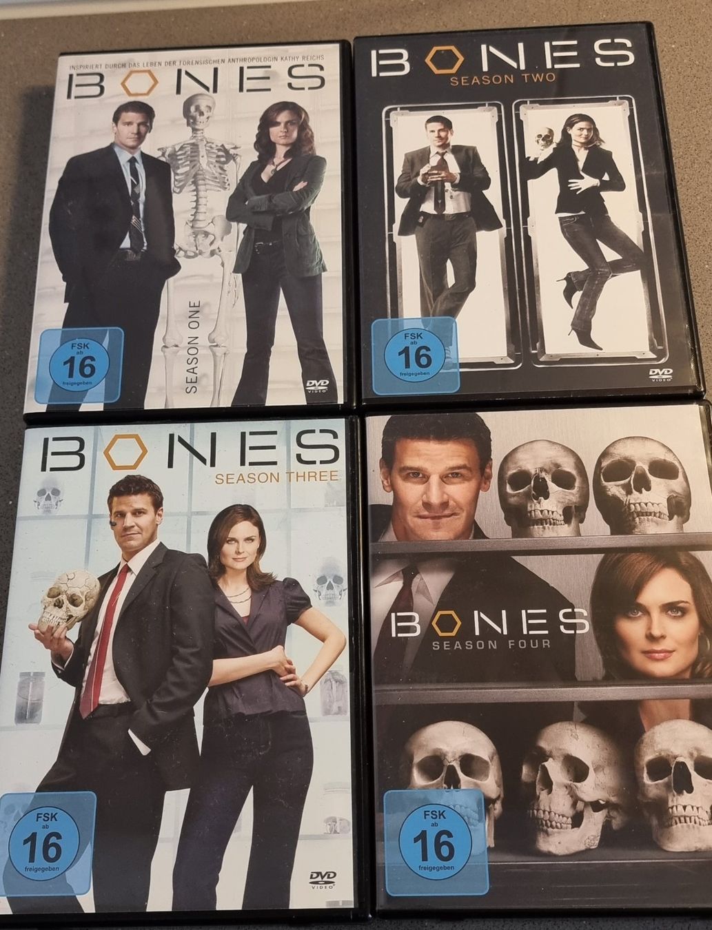 Tutti i DVDs: BONES TV SERIE - STAFFEL 1-8 – Usato da Niedergösgen venduto da rex_5013 1