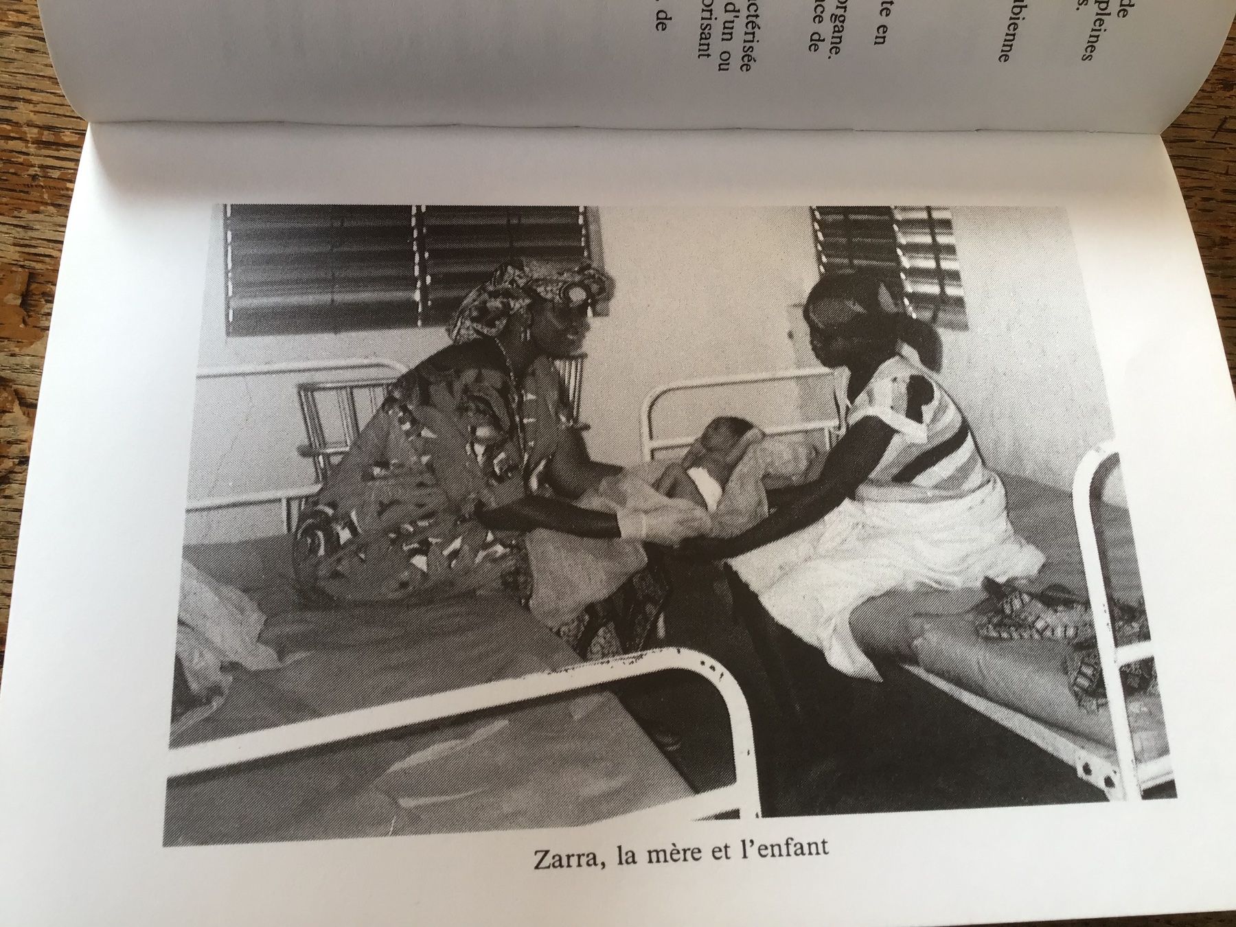 Bücher: Zarra, accoucheuse en Afrique – Gebraucht aus Fully von Ruby97 4
