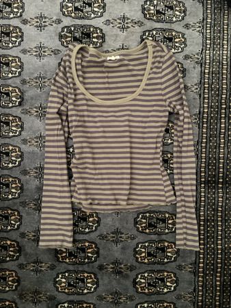 grün violett gestreiftes longsleeve