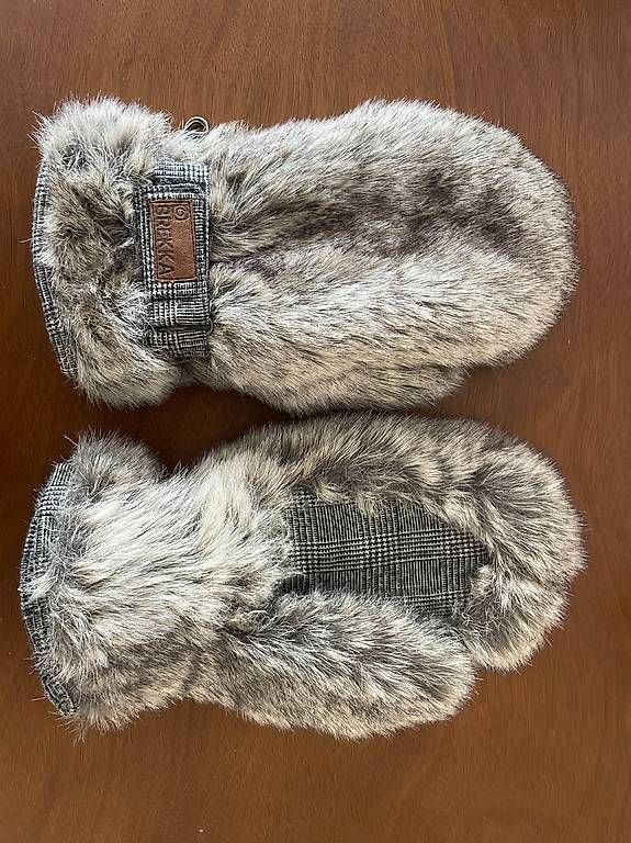 Guanti & manicotti: Fluffy Gloves Brekka Size S – Usato da Lachen SZ venduto da mar_pc6x 2