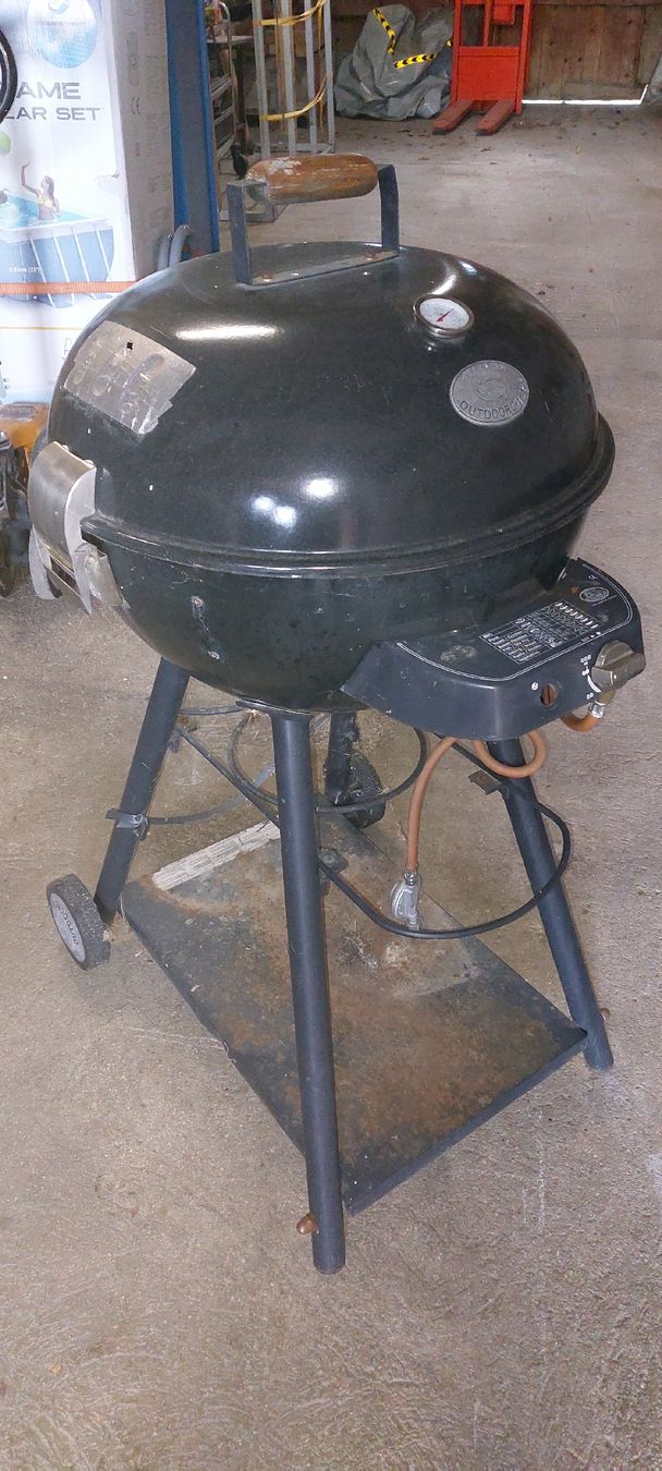Griglie: Kugelgrill mit Zubehör! – Usato da Brislach venduto da ericCH