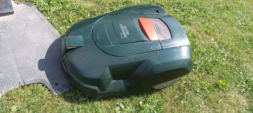 Husqvarna best sale automower ac220