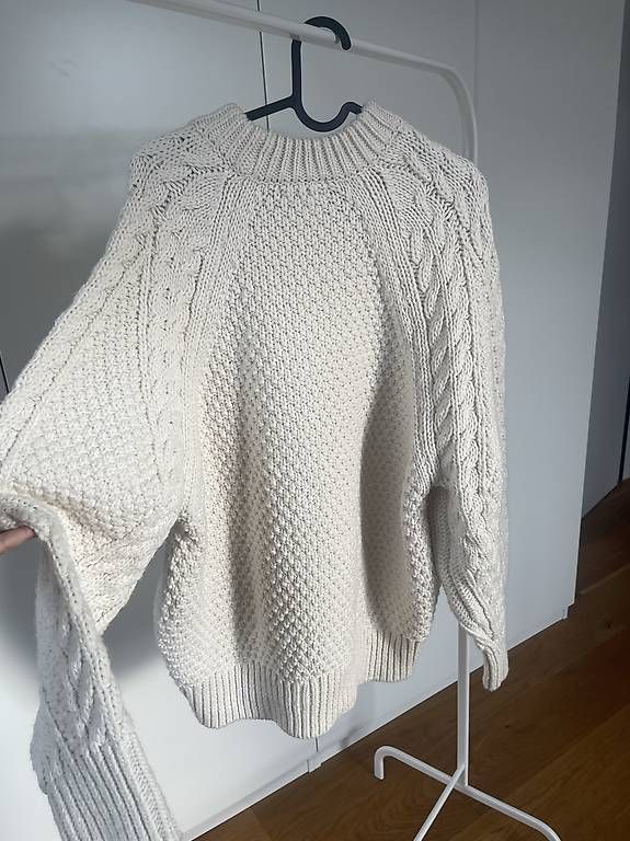 Pulls & Sweat-shirts: Weiss – Neuf avec emballage d'origine à Erlinsbach SO par mel_9nj8 1