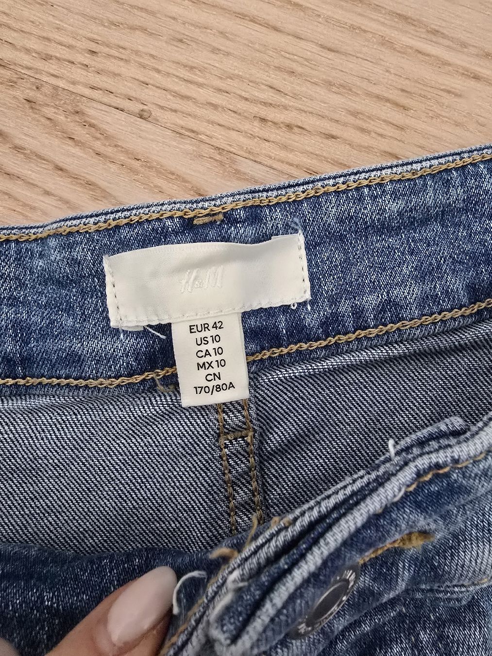 H&M Pantalons: H&M Jeans Shorts - Grösse 42 – D'occasion à Rickenbach b. Wil par Kth_v8 1