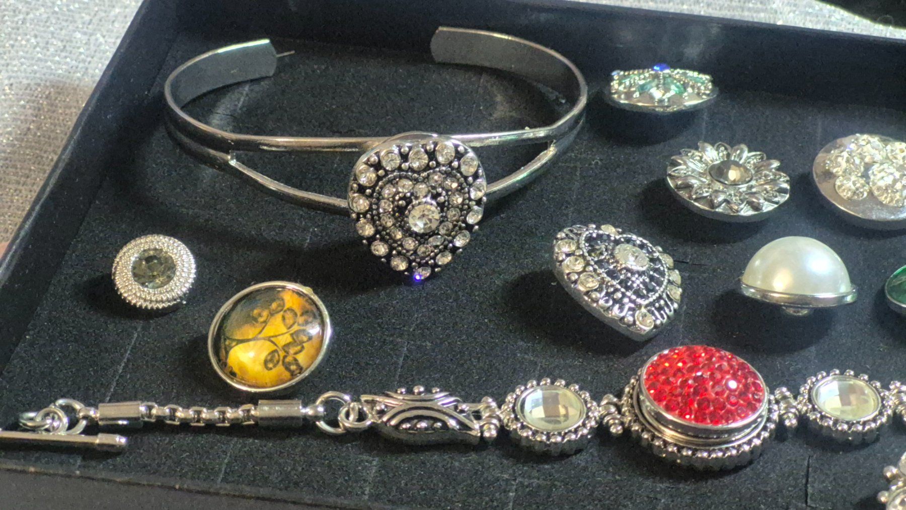 Bracciali & Braccialetti: 2 bracciali con bottone intercambiabile – Nuovo (secondo la descrizione) da Giubiasco venduto da Stefaniav 9