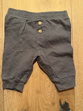 Herzige Hose Grösse 62