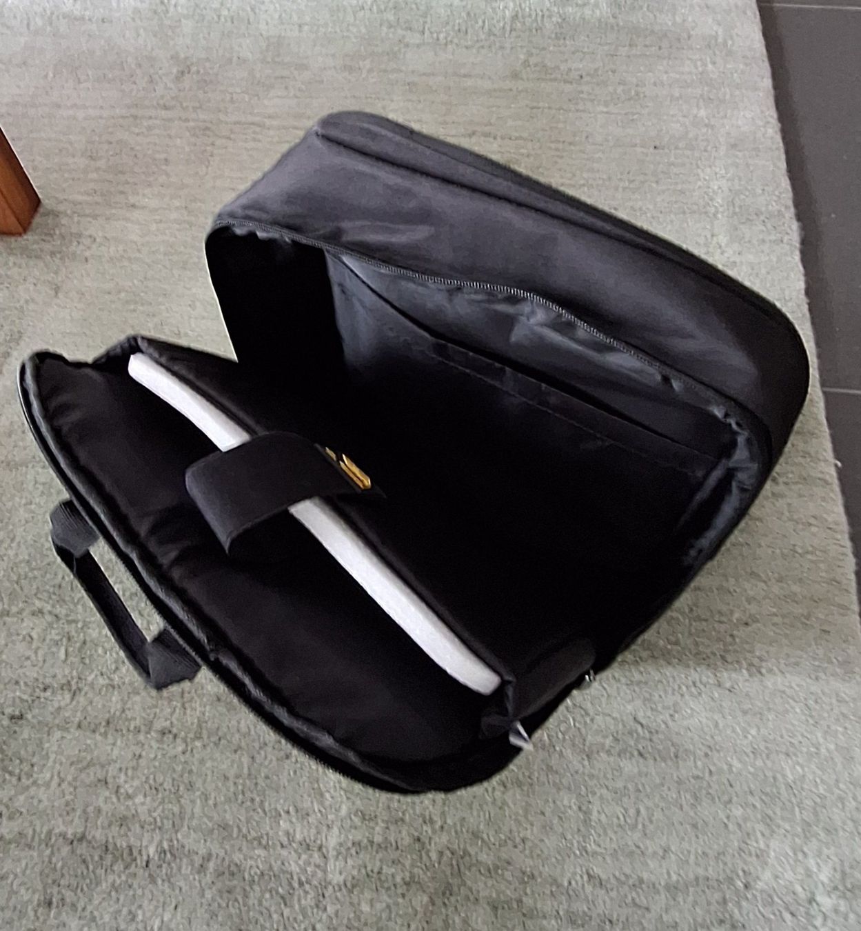 Zaini: Laptoptasche (auch ein Rucksack) gebraucht – Usato da Luzern venduto da 9money9 1