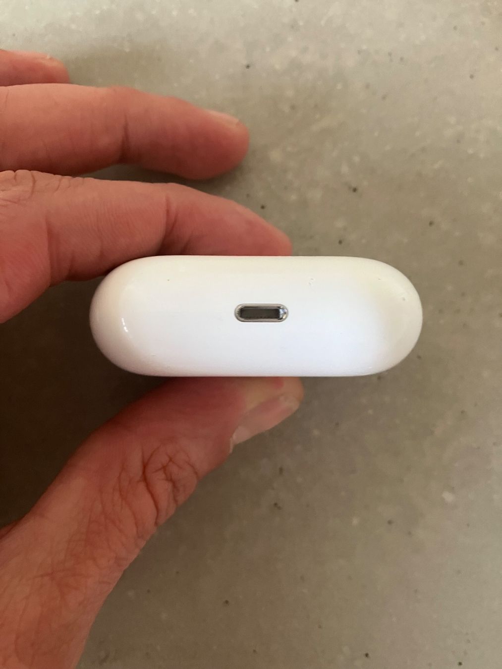 Apple Kopfhörer: Apple AirPods Pro 1 Charging Case – Gebraucht aus Lausanne von  7